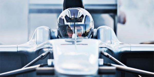 rennfahrer-motorsport-versicherung